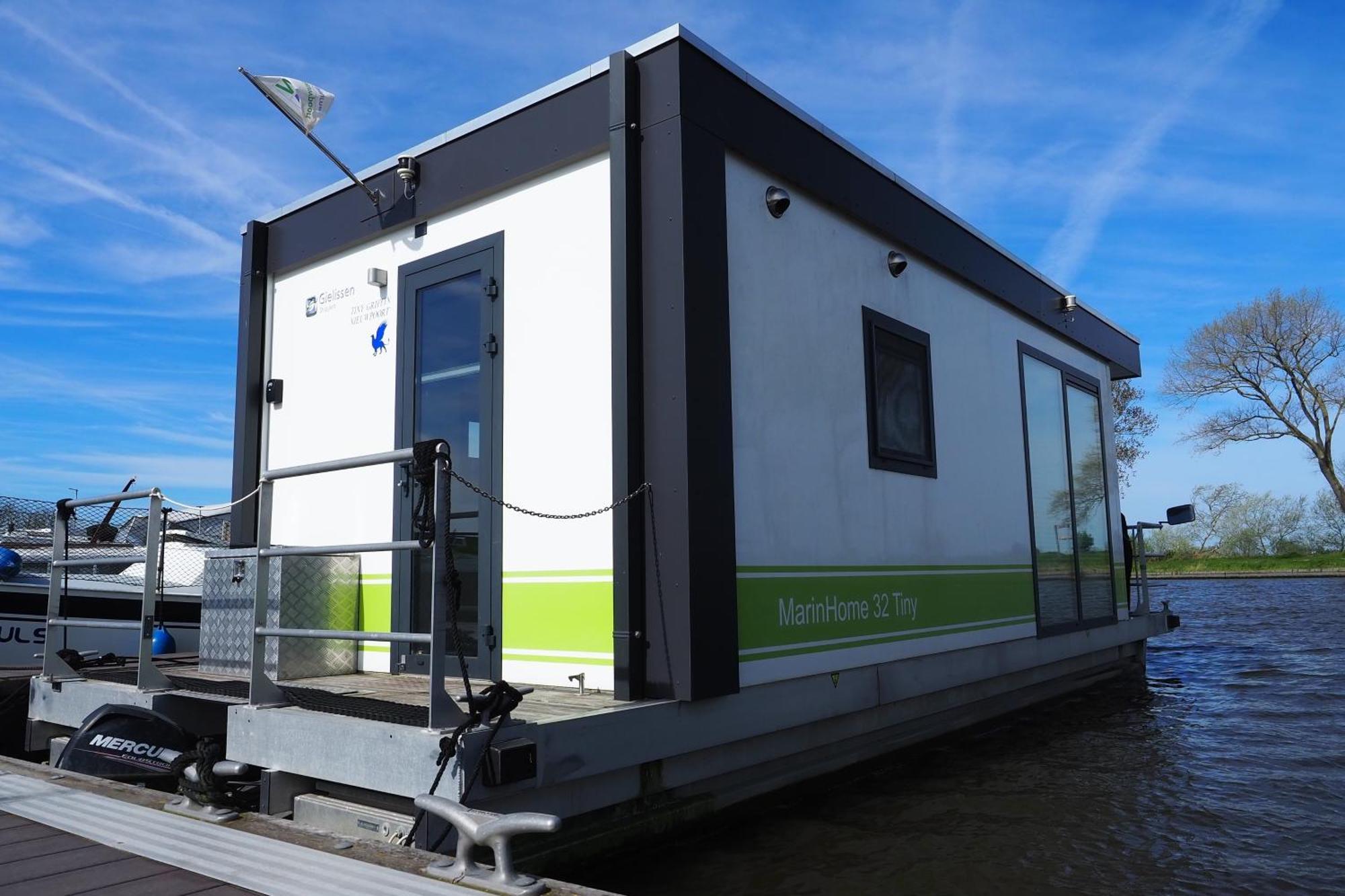 Houseboat Tiny Griffin Hotel นิวว์ปอร์ท ภายนอก รูปภาพ